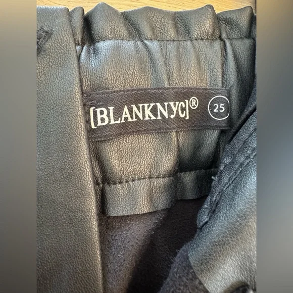 Blank NYC Black Faux Leather Shorts - Picture 5 of 6